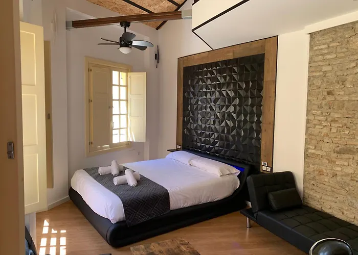 Luxury Apartments Chinitas 11